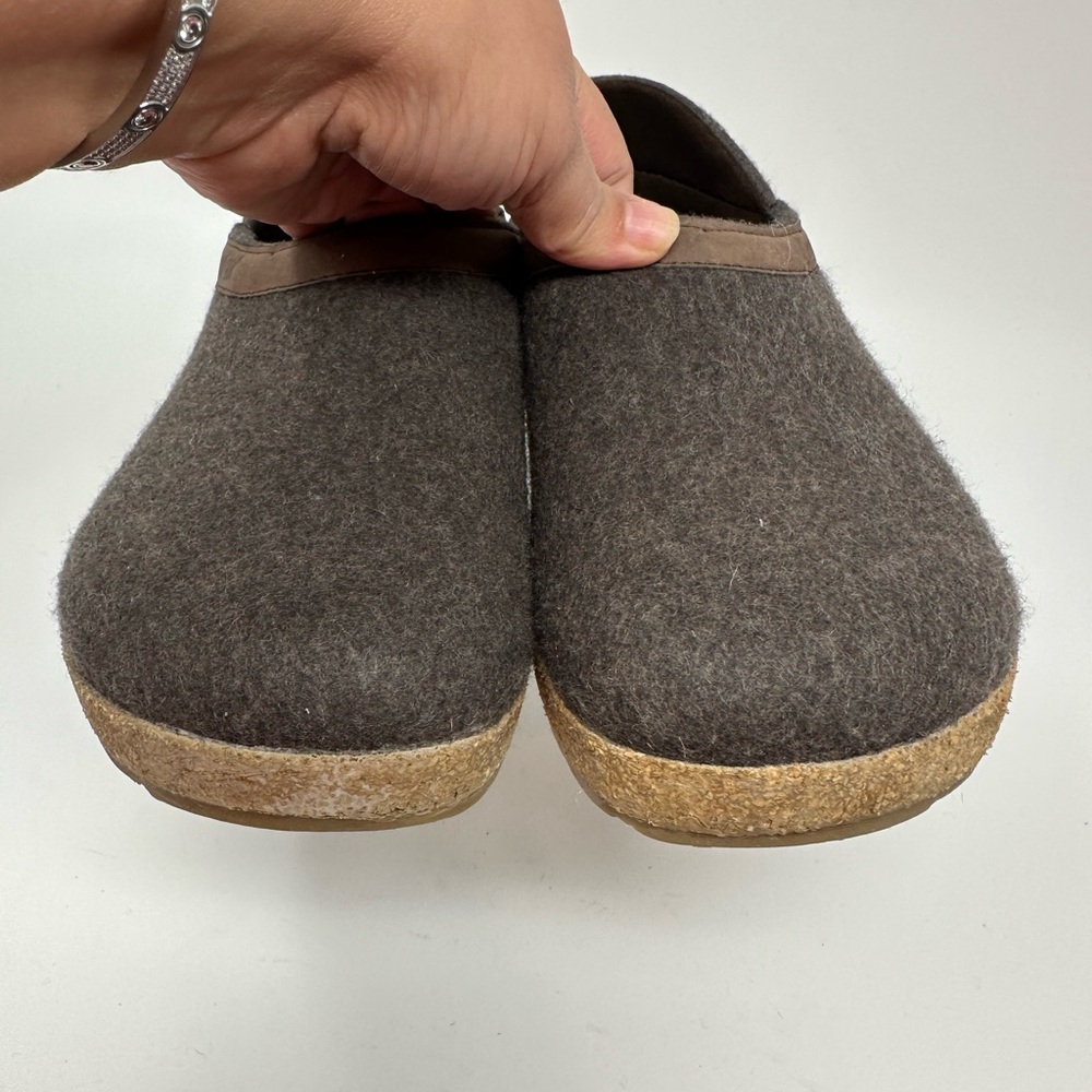 Haflinger Gray Wool Clogs with Brown Trim - Picture 9 of 13